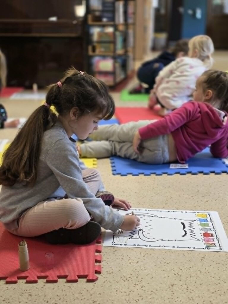 Kolorowy Potwór w Bibliotece – podróż do świata emocji