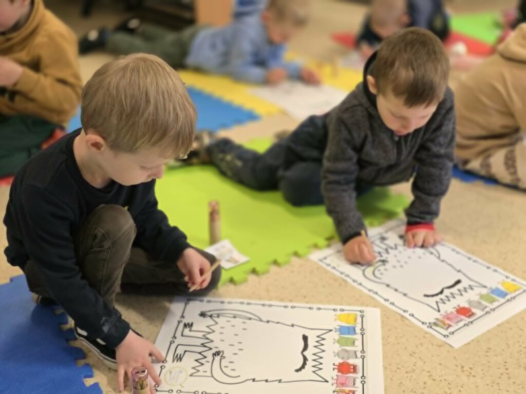 Kolorowy Potwór w Bibliotece – podróż do świata emocji