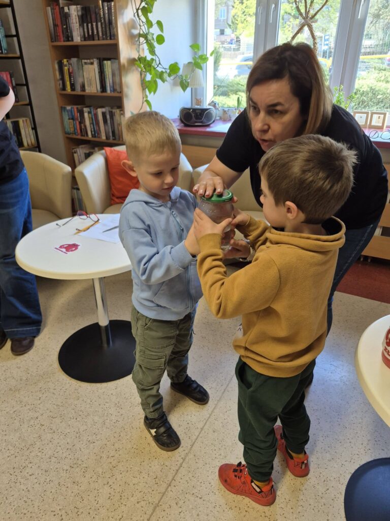 Kolorowy Potwór w Bibliotece – podróż do świata emocji