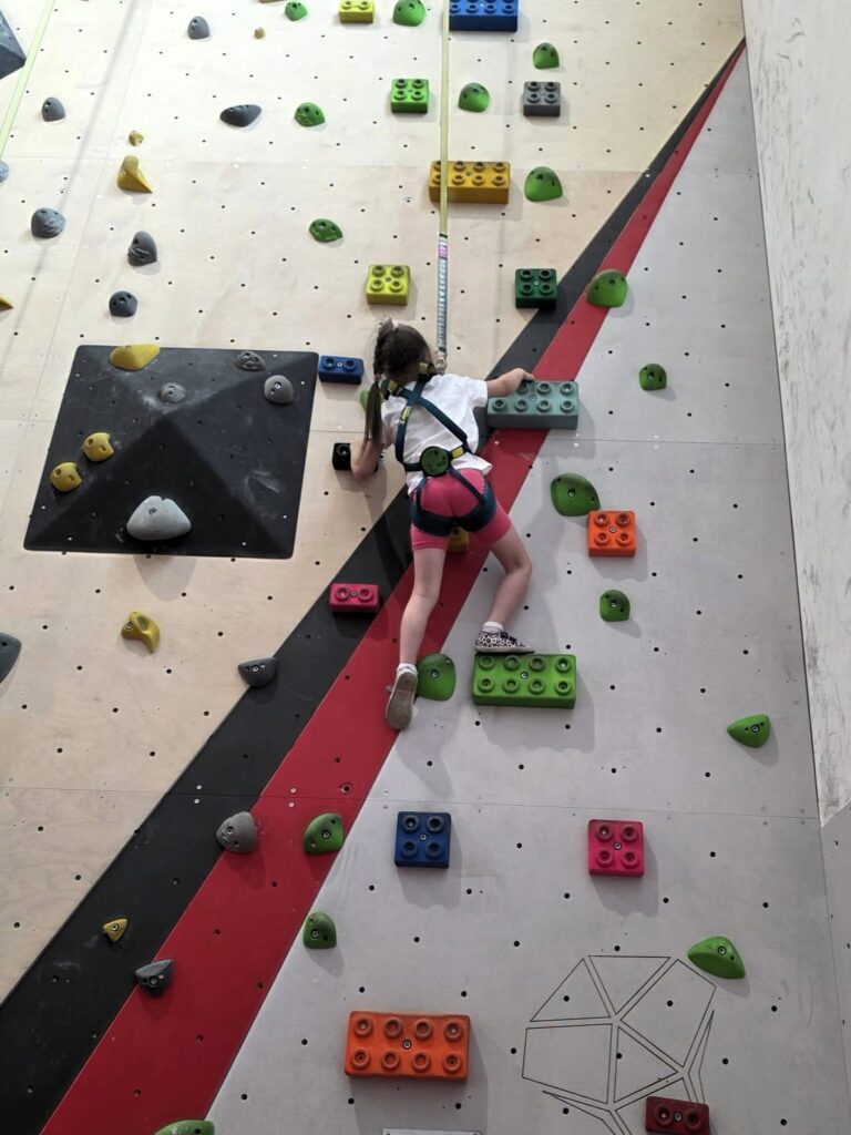 HALA WSPINACZKOWA REDPOINT